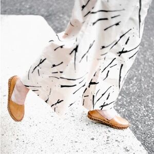 Mohinders flats in Amber. Size 6. Worn once.